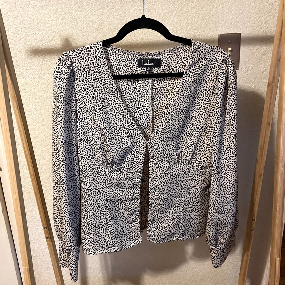 Lulu’s • Cropped Button-Down Blouse